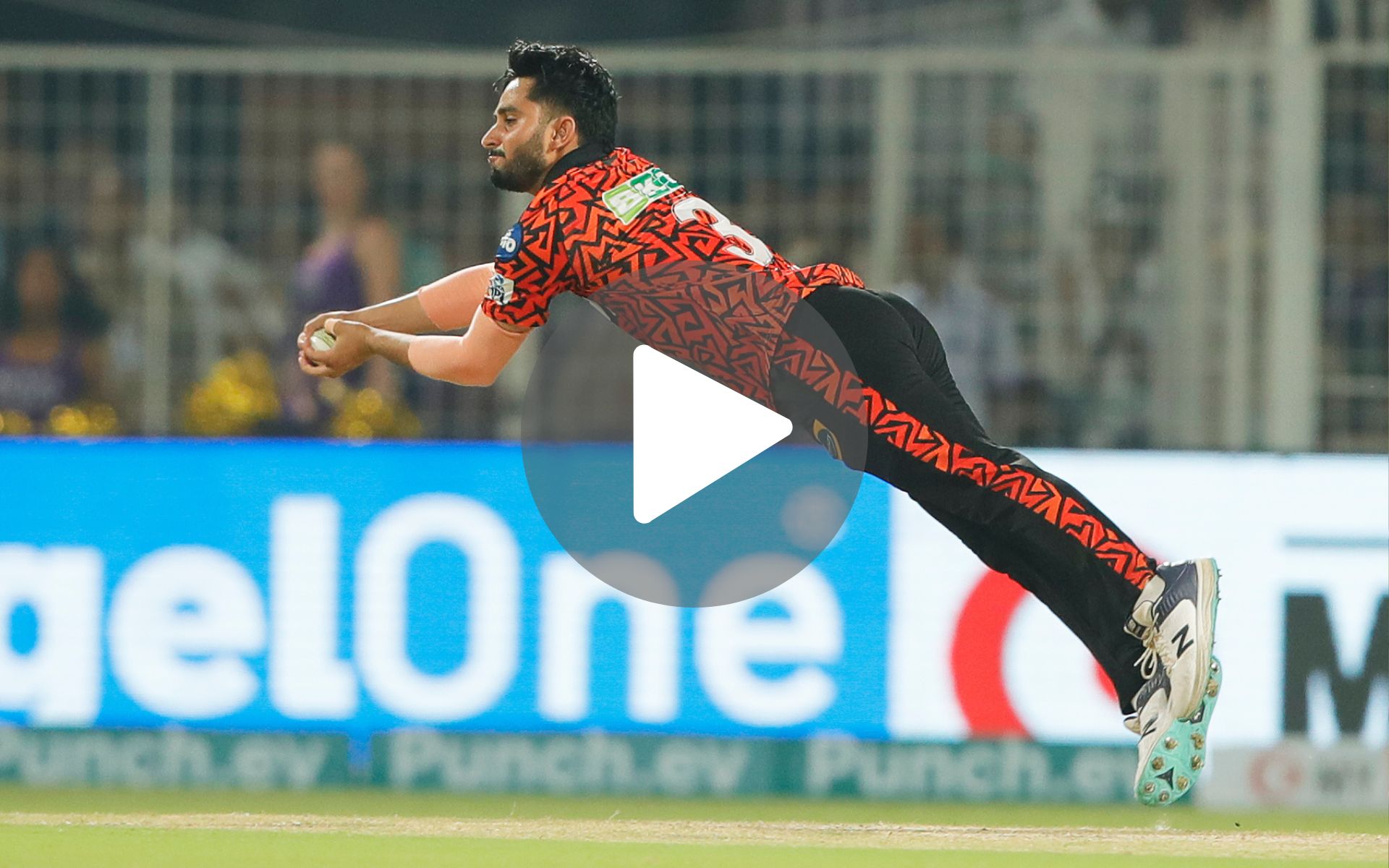 [Watch] Mayank Markande's 'Insane' Spiderman-Like Catch Sends Ramandeep Packing